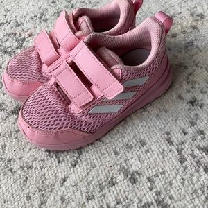 Size 9 toddler pink adidas
